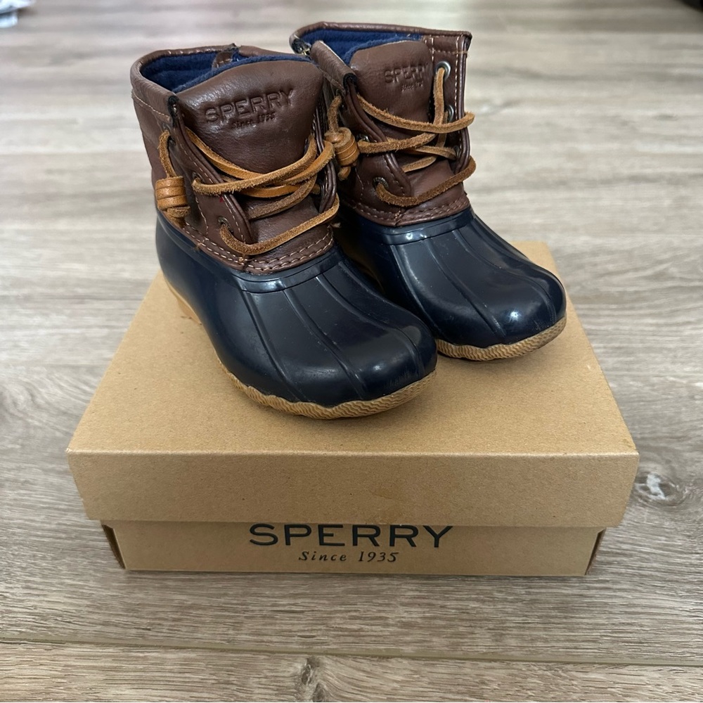 Sperry Kids Saltwater Duck Boots - size 8